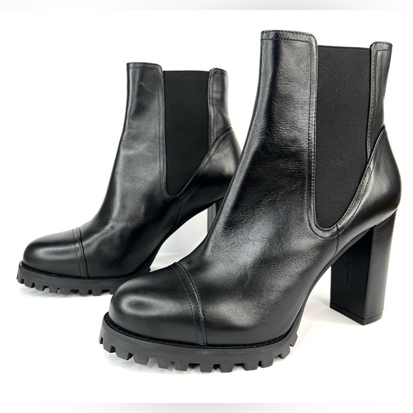 Stuart Weitzman Wenda Chelsea Lugged Ankle Leather Booties US 9.5 - EU 40 - Picture 10 of 10